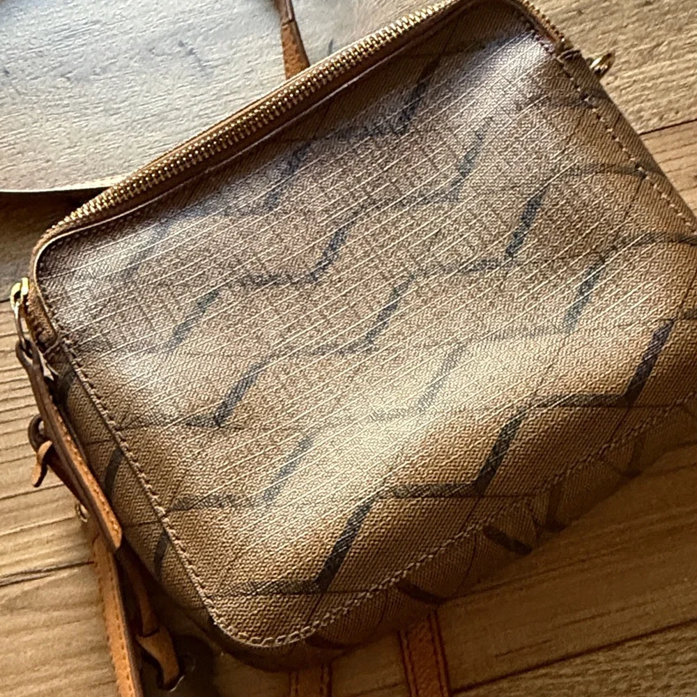 Fossil Corey Geometric Chevron Crossbody Bag - Earthy Minimalist EUC